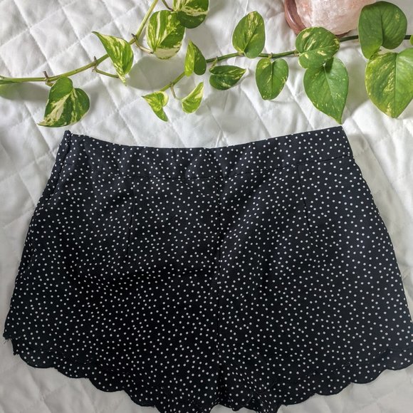 Black and White Polka Dot Scalloped Chiffon Shorts - Picture 2 of 2
